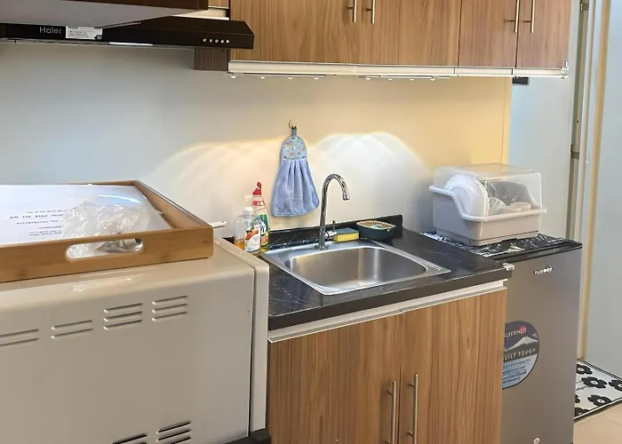 Near Airport Naia Mall Fast Wifi Kitchenette Rouzelea Nest * Manila